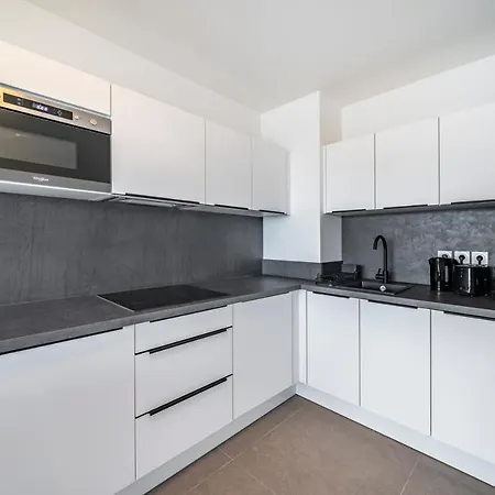 Apartament Terrasse Vue Mer, 5mn Monaco, Parking - An
